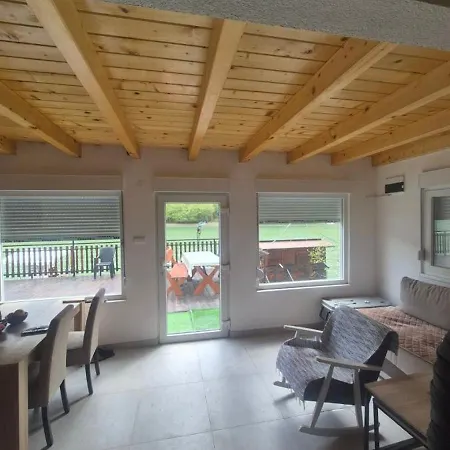 Ferienhaus Vikendica *